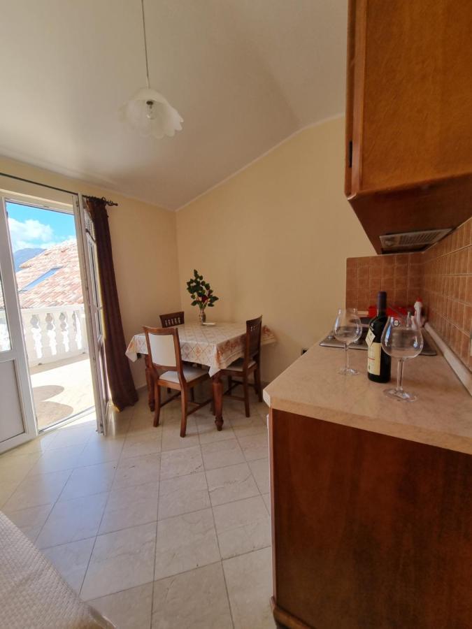 Lovely Apartment Jovan 3,With A View Of The Bay And Free Wi-Fi Kotor Luaran gambar
